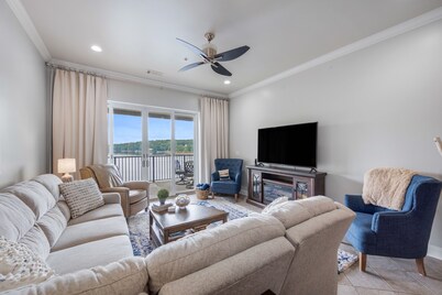 Top Deck Retreat at Smith Lake