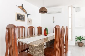 Nhà gỗ cơ bản | Khu ăn uống