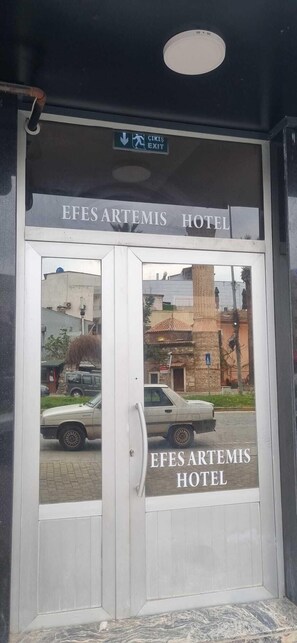 Entrada al alojamiento