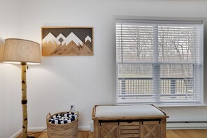 Interior - Bear Crest | Hot Tub, Game Loft & Fire Pit (Blakeslee)