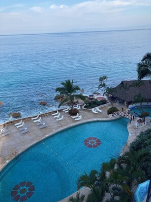 Pool - Ocean Front (Puerto Vallarta)