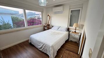 Biệt thự, 3 phòng ngủ, ban công