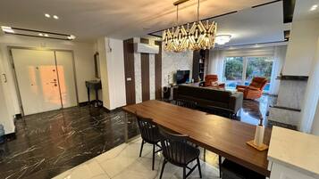 Biệt thự, 3 phòng ngủ, ban công | Nội thất