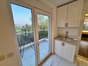 Villa, 3 habitaciones, balcón | Interior