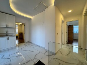 Villa, 3 Bedrooms, Balcony | Interior