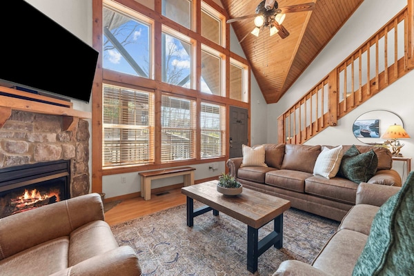 Lots of natural light with the front wall of windows!