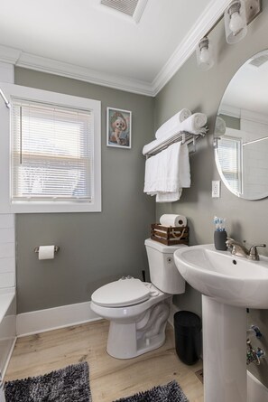 Bathroom - Greenville Cozy Retreat
3BR 1BA / Private Fenced Lot, Outdoor Area, Near Dwntwn (Greenville)