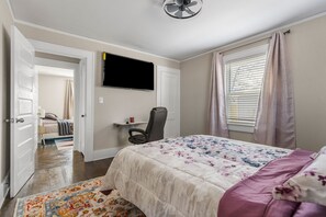 Room - Greenville Cozy Retreat
3BR 1BA / Private Fenced Lot, Outdoor Area, Near Dwntwn (Greenville)