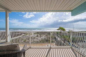 Property grounds - Oceanview I 3rd FL I Quiet Beach Escape I Beach (Cocoa Beach)