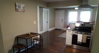 Private Comfortable 1-bed in enchanting Charlotte