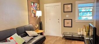 Heart of Los Angeles cottage 5 mins walk Hollywood walk of fame