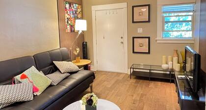 Heart of Los Angeles cottage 5 mins walk Hollywood walk of fame