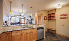 Interior - Trappeur's Aspen Oasis, Resort Amenities with Private Access (Steamboat Springs)