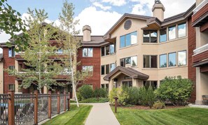 Exterior - Trappeur's Aspen Oasis, Resort Amenities with Private Access (Steamboat Springs)