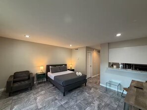 1 bedroom, iron/ironing board, WiFi, bed sheets - Relax and Refresh at this Studio Apt. in South ATX (Austin)