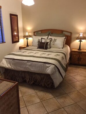 2 bedrooms, desk, iron/ironing board, WiFi - Top Floor Ocean View | Central AC | Walk to Beach (Kihei)