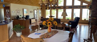 Enjoy a bed & breakfast with view of Lake Huron, sunrises and eagles!