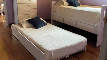 3 bedrooms, WiFi, bed sheets