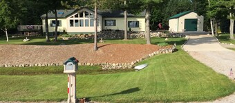 Enjoy a bed & breakfast with view of Lake Huron, sunrises and eagles!