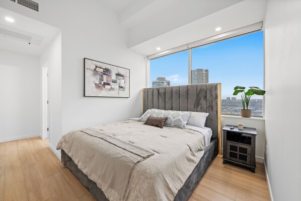 Room - Luxury High Rise | King Bed + City View (Edmonton)