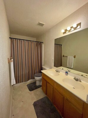 Bathroom - Furnished Duplex with Attached Garage 3 BDRM - All Utilities Included (Killeen)