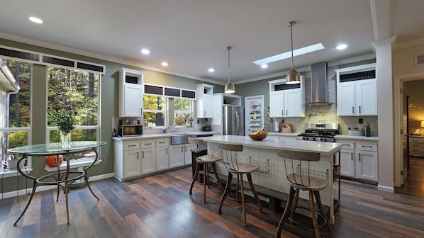 Microwave, oven, stovetop, dishwasher