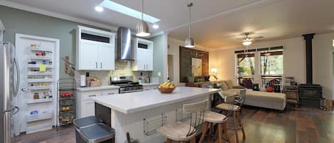 Microwave, oven, stovetop, dishwasher