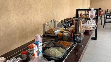 Colazione a buffet inclusa, servita tutte le mattine