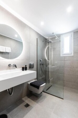 Deluxe Suite, Balcony, Courtyard View | Bilik Mandi