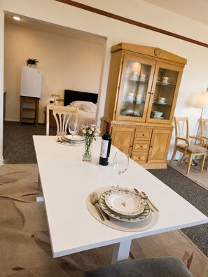 Dining - Sweeping Pacific Views & Unforgettable Sunsets · Your Island Escape, 20 Min Away (Bowen Island)