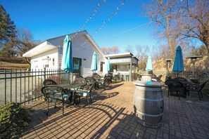 Outdoor dining - Brinckerhoff Inn (Fishkill)