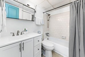 Condo, Multiple Beds (Aqua Villa 302) | Bathroom - Aqua Villa 302 (Fort Walton Beach)