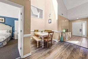 Dining - New Bern Lakeside Getaway-Modern 2BR Apartment with Resort Amenities (New Bern)