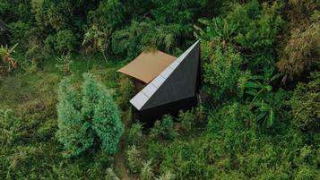 Chalet rustique familial, patio, vue sur la montagne | Extérieur