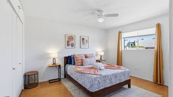4 bedrooms, desk, iron/ironing board, free WiFi