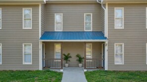 Exterior - Entire serviced 2-bedroom apartment in Durham (Durham)