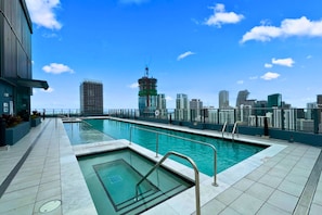 Pool - F1008 - Modern Corner 1-Bdr Apt with Pool & Gym in Miami Downtown (Miami)
