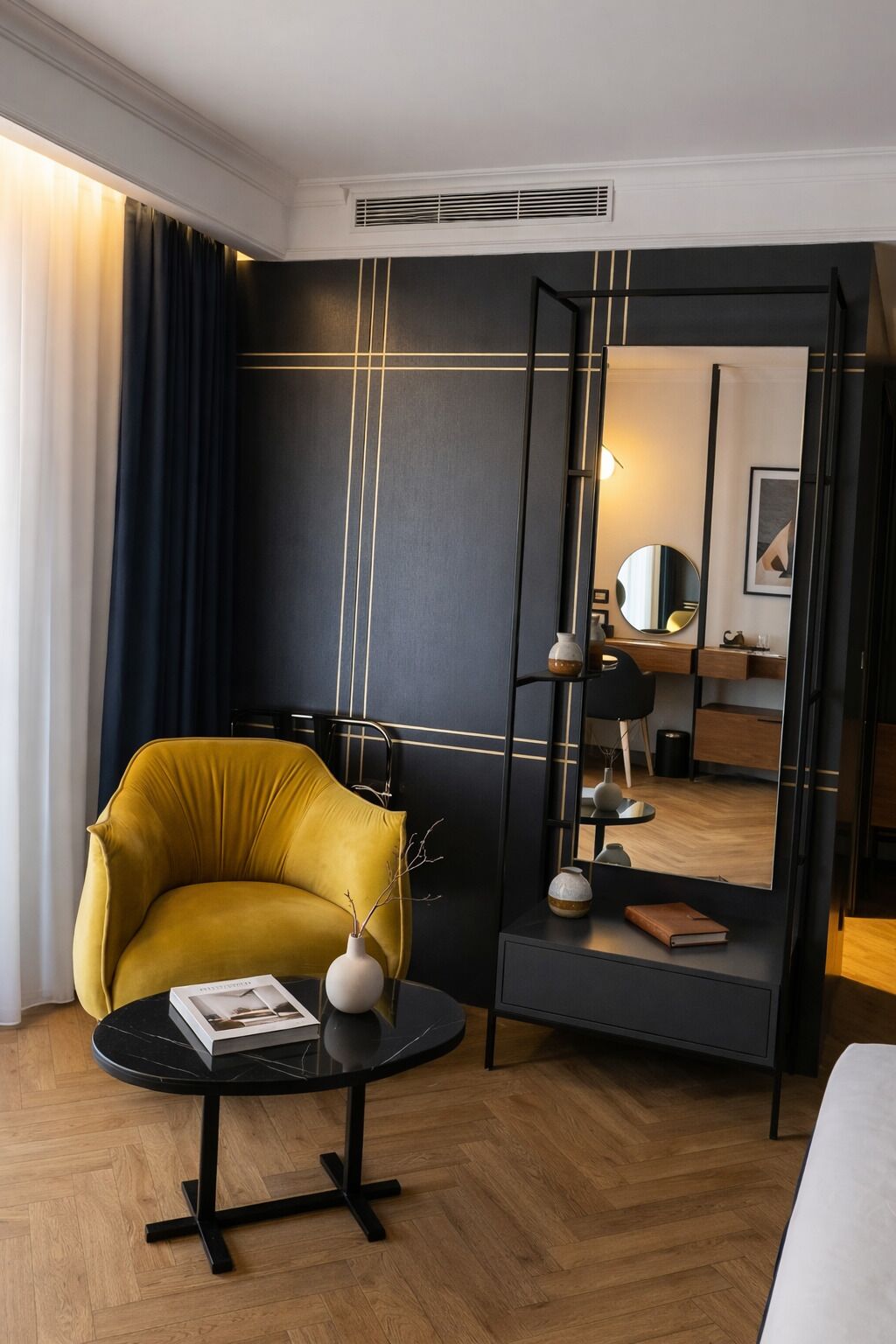 المنشأة من الداخل