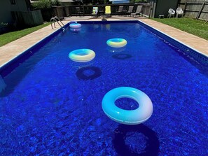 Pool - Just Off J Street, in the heart of Bentonville (Bentonville)
