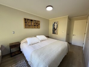 2 bedrooms, bed sheets - Apartment for 6 with the possibility of private access to the beach. (Pucon)
