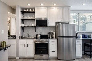 Fridge, microwave, oven, stovetop - Cozy Mountain Nook-Tomboy Studio #133 (Telluride)