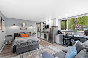 1 bedroom, desk, free WiFi, bed sheets - Cozy Mountain Nook-Tomboy Studio #133 (Telluride)