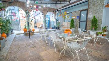 Family Quadruple Room | Laptop workspace, free WiFi