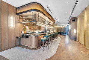 Bar (on property) - Downtown Miami 2BR Bay Views + Walk to Bayside (Miami)