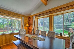 Dining - Enjoy this unique cabins private creek and soak in its hot tub (Cascade-Chipita Park)