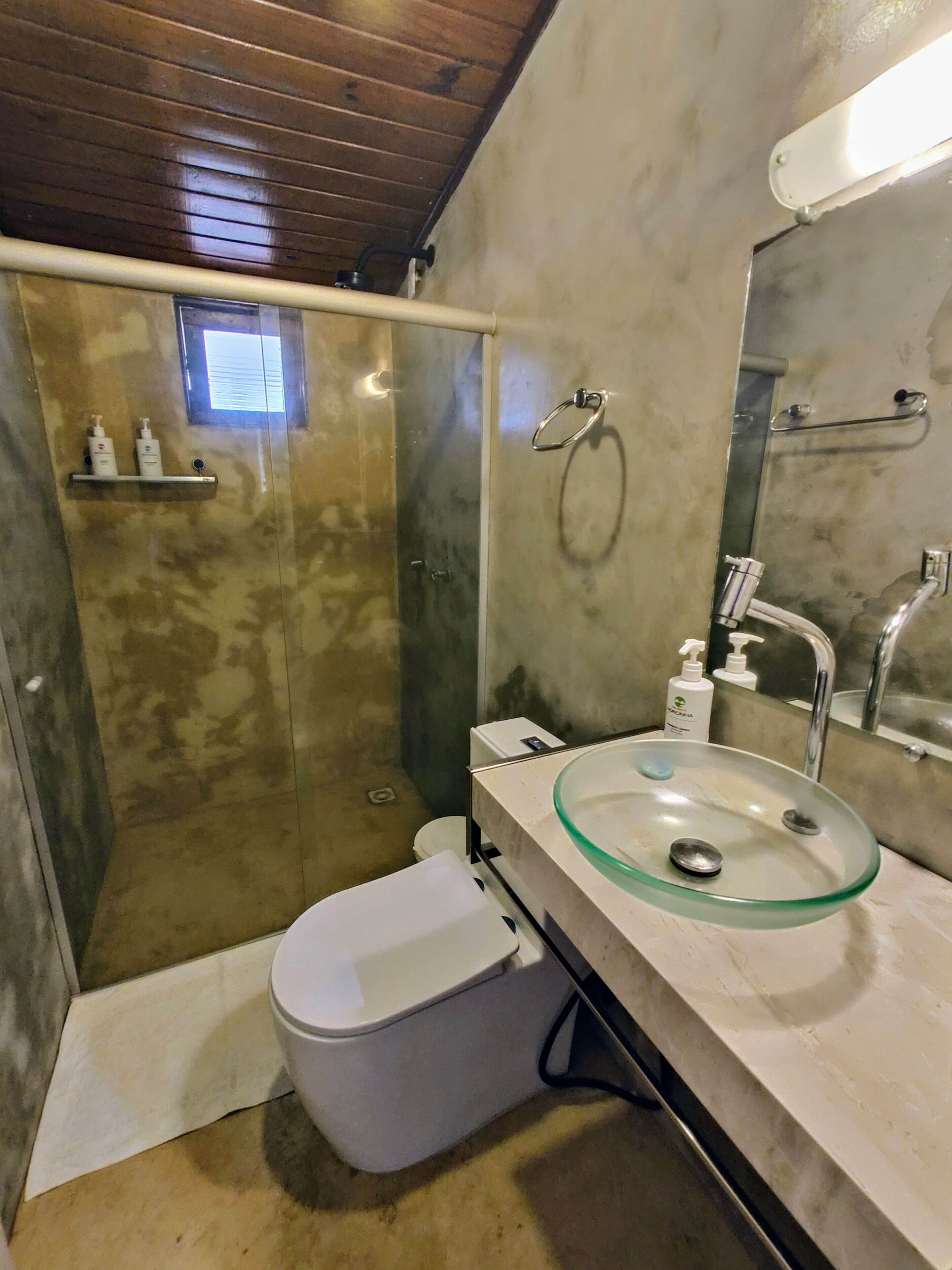 Triple Room | Bathroom | Shower, hair dryer, towels, soap