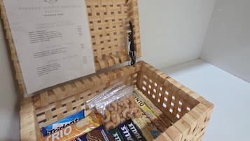 Double Room | Minibar, free WiFi, bed sheets
