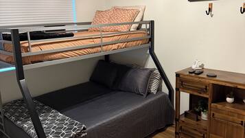 2 bedrooms, desk, free WiFi, bed sheets