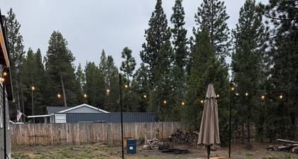 Cozy 2-bedroom house in serene La Pine with AC