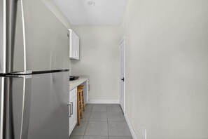 Interior - New Modern 1BR • Near Busch Gardens & Downtown (Tampa)